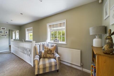 GALLERIED LANDING