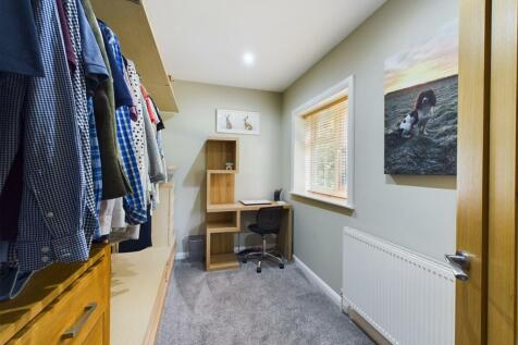 BEDROOM 5