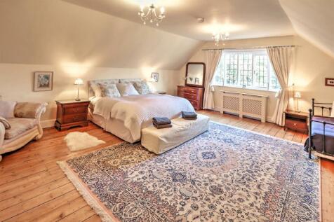 MASTER SUITE/ BEDROOM 1