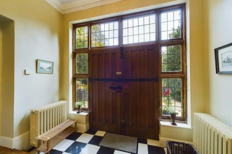 ENTRANCE VESTIBULE