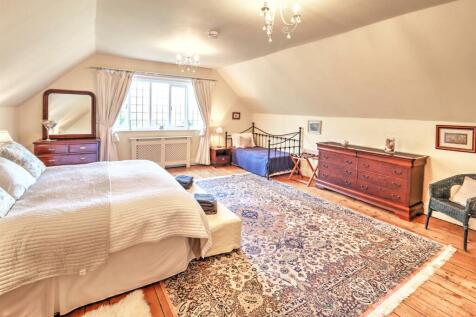 MASTER SUITE/ BEDROOM 1