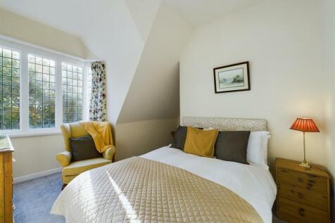 BEDROOM 7