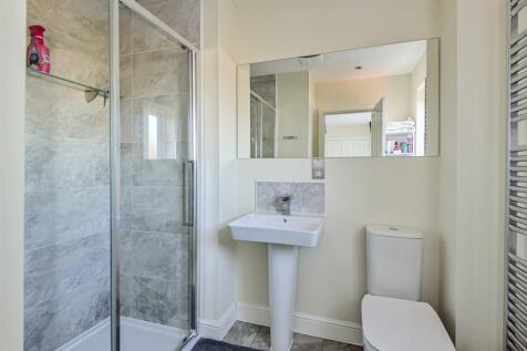 ENSUITE SHOWER ROOM
