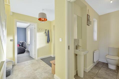 GUEST CLOAKROOM