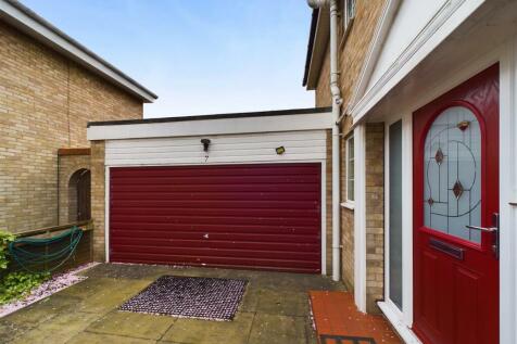 DOUBLE GARAGE