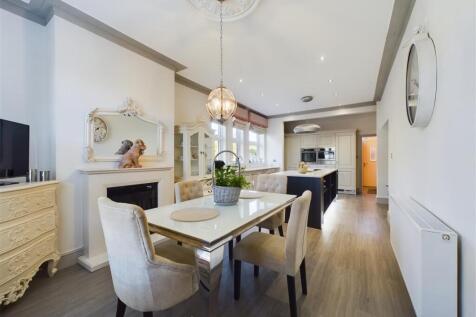 KITCHEN/ DINER