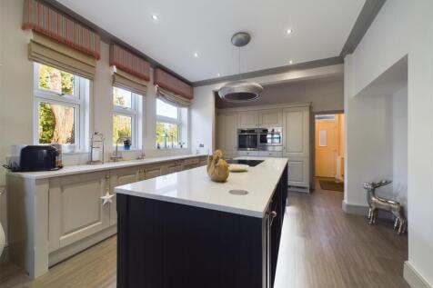 KITCHEN/ DINER
