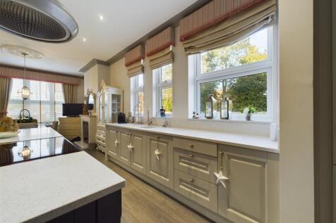 KITCHEN/ DINER