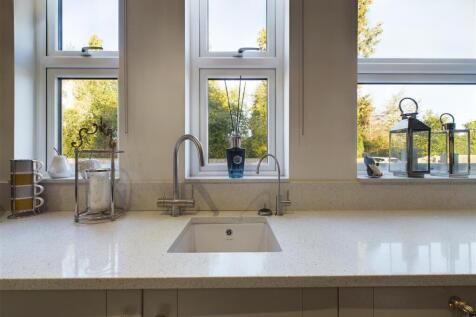 KITCHEN/ DINER