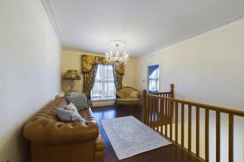 GALLERIED LANDING