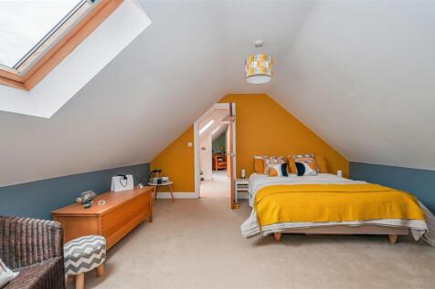 BEDROOM 5