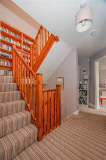 FIRST FLOOR LANDING