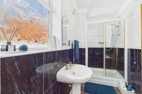 HOUSE BATHROOM