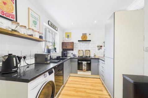 KITCHEN/ DINER