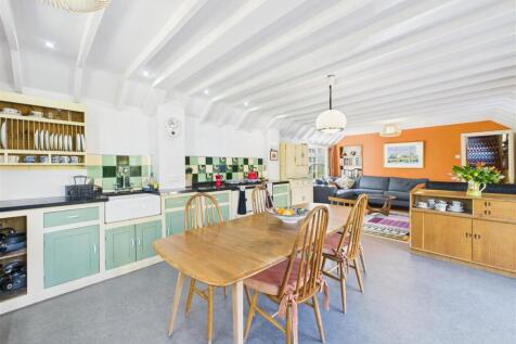 KITCHEN /DINER
