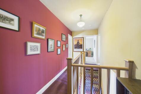 GALLERIED LANDING