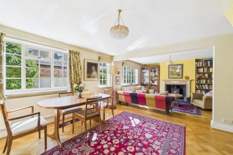 LOUNGE/ DINING ROOM