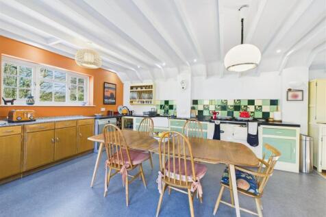 KITCHEN /DINER