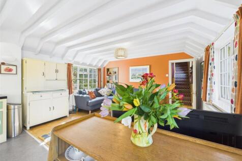 KITCHEN /DINER