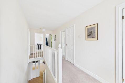 GALLERIED LANDING