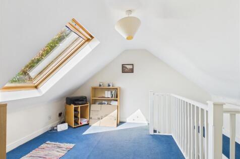 ATTIC ROOM/ DRESSING AREA