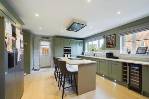 LIVING KITCHEN