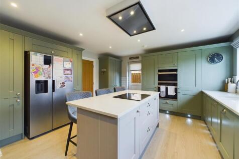 LIVING KITCHEN