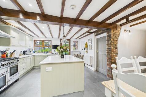 RECEPTION ROOM/ GYM