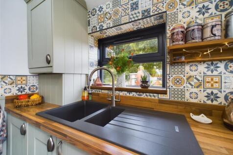 KITCHEN/DINER/LIVING