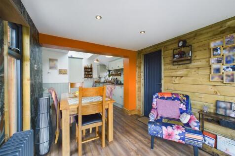 KITCHEN/DINER/LIVING