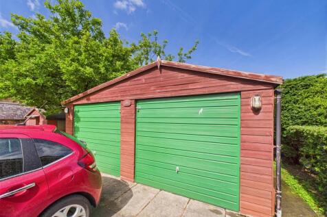 DOUBLE GARAGE