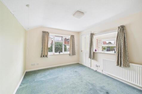 MASTER SUITE/ BEDROOM 1