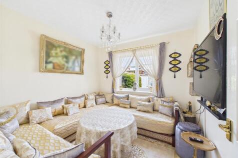 GROUND FLOOR BEDROOM
