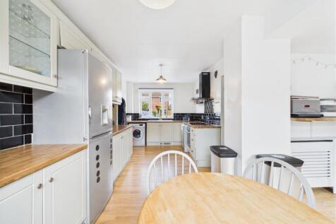 KITCHEN/ DINER