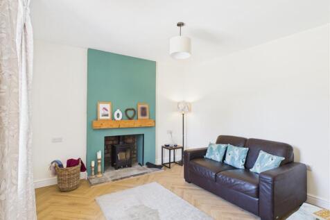 SITTING ROOM/ BEDROOM 4