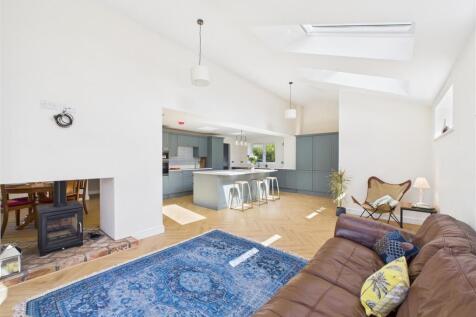 OPEN PLAN LIVING KITCHEN