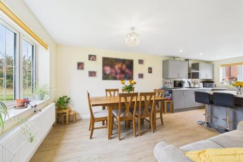 KITCHEN/ DINER