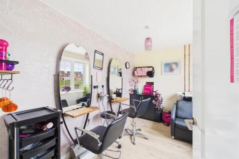 SALON/ SNUG