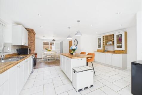 KITCHEN WITH DINING AREA