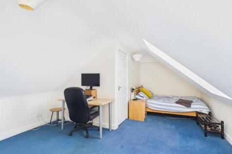 ATTIC ROOM/ BEDROOM 5