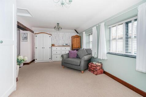 DRESSING AREA/ SITING AREA