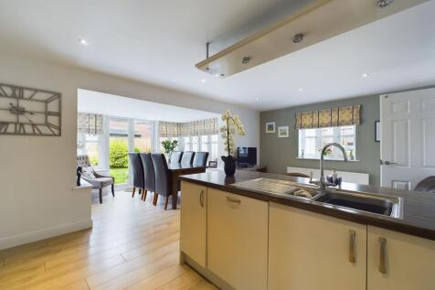 KITCHEN/ LIVING/ DINER