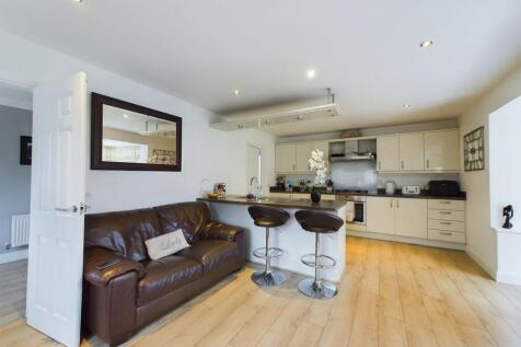 KITCHEN/ LIVING/ DINER