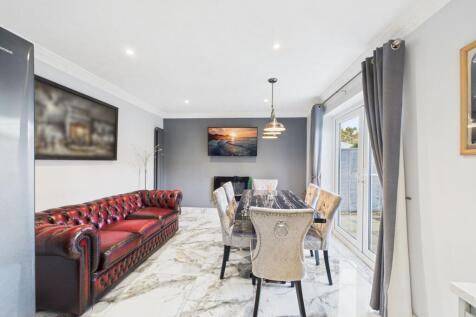 KITCHEN/ LIVING/ DINER