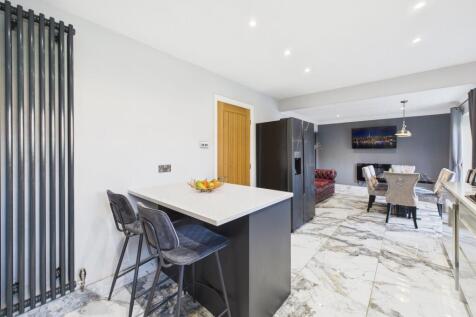 KITCHEN/ LIVING/ DINER