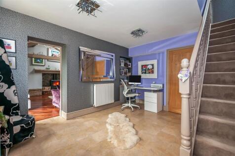 REAR ENTRANCE HALL/ OFFICE