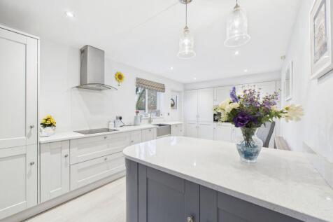 OPEN PLAN KITCHEN/DINER