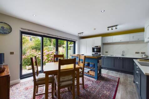 KITCHE/ LIVING/ DINER