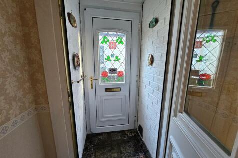 ENTRANCE PORCH