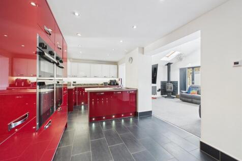 KITCHEN/ LIVING/ DINER